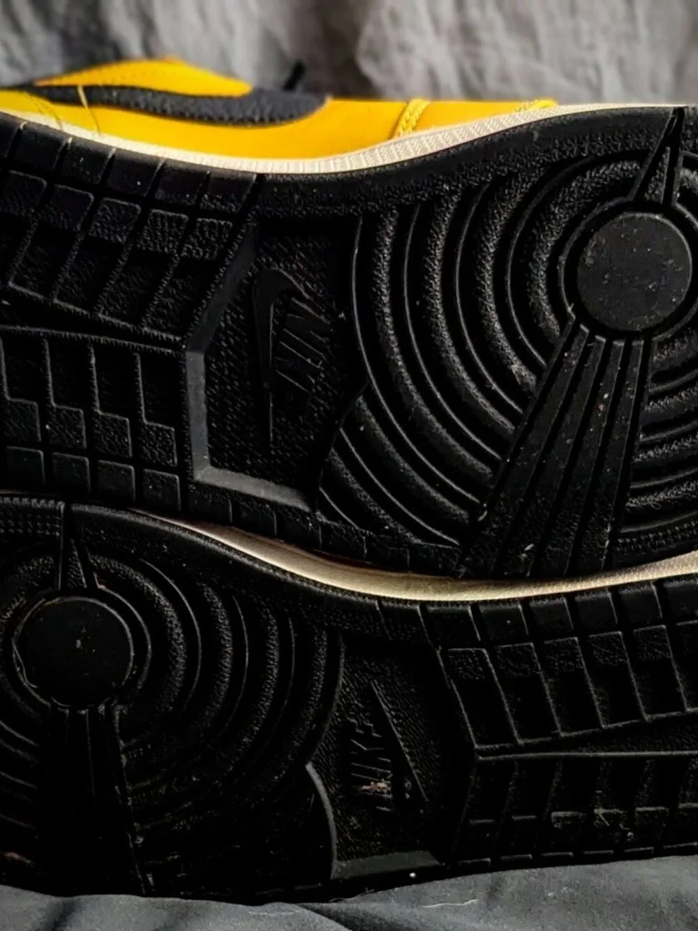 Nike Air Jordan 1 Low 'Pollen' Yellow/Black Sneaker